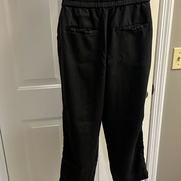 Workshop Black 100% Lyocell Pull-on Drawstring Capri Pants w/ Pockets- Medium - Picture 8 of 15